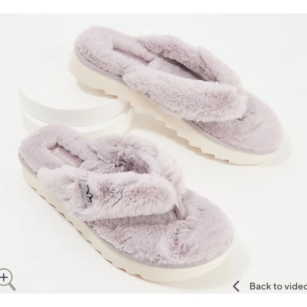 Women’s Koolaburra by UGG Furr-ee flip flop thong fuzzy sandal slipper size 8